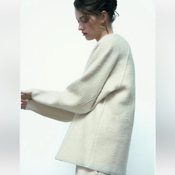 ZARA Oversized Cream Boucle Sweater Size Small - Picture 4 of 9